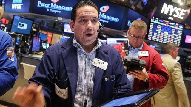 Chứng khoán Mỹ lao dốc, S&P 500 với nửa đầu năm mới tồi tệ nhất trong hơn 50 năm