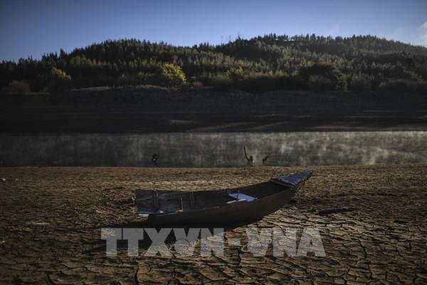 Đợt nóng ran đẩy tài chính âu lục tới sắp bờ vực suy thoái