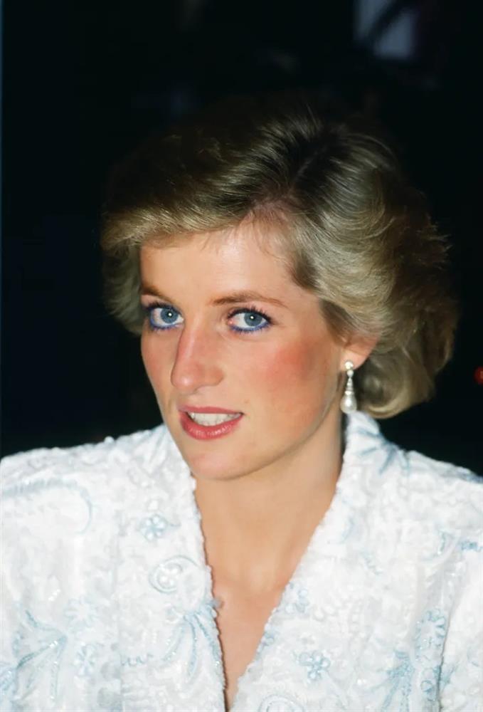 5 lần Công nương Diana phá vỡ các quy tắc thời trang hoàng gia-5