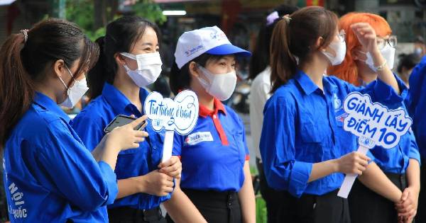 Những khoảnh khắc tuyệt vời khép lại kỳ thi tốt nghiệp THPT 2022