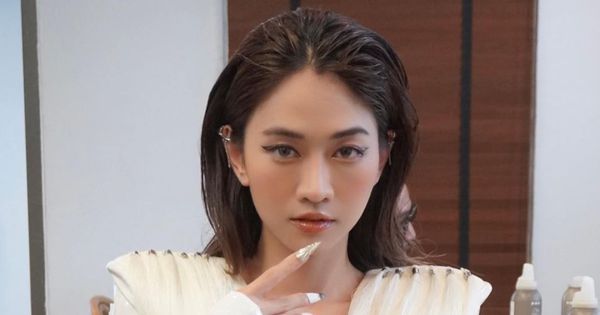 Lệ Bổng được khen ngợi lúc trình diễn năng động tự tín tại Tuần lễ năng động Thái Lan, tổng thể tiến bộ hơn trước rất nhiều