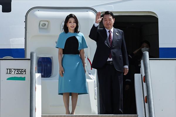 Chiêm ngưỡng ‘gu thời trang và năng động tuyệt vời’ của đệ nhất phu nhân Hàn Quốc