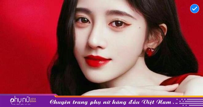 Thần Tài tặng hộp vàng cho 3 con giáp đầu tháng 8 màu đỏ may mắn, tin vui, thậm chí vượt qua khó khăn.