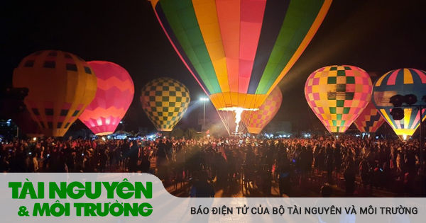 Xách ba lô tới Khánh Sơn để trải nghiệm dù lượn và khinh khí cầu