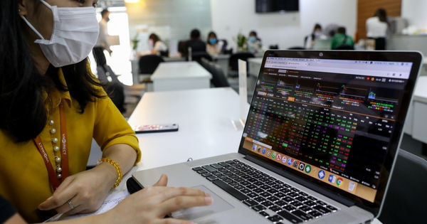VN-Index hoàn toàn sở hữu thể lấp đầy khoảng trống quanh mức một.285