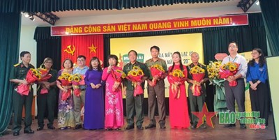 Ra mắt câu lạc bộ “Mãi mãi tuổi 20”