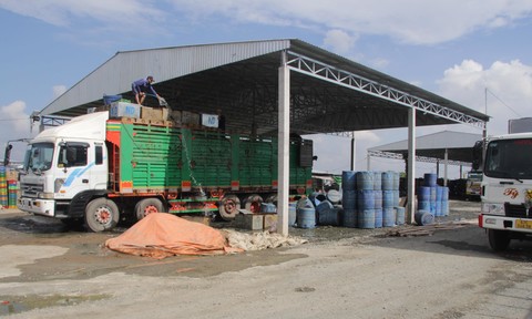Doanh nghiệp lo lắng trước việc ‘đột ngột’ yêu cầu đưa hàng về điểm tập kết