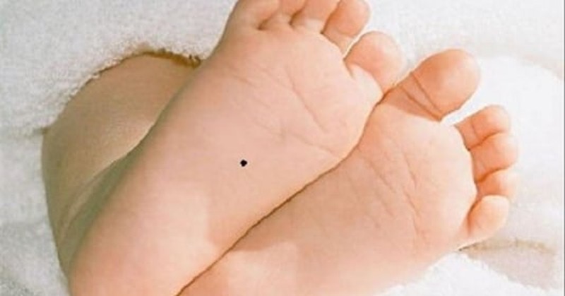 Nhìn vào lòng bàn chân trong một giây để biết tương lai người chơi giàu hay nghèo.
