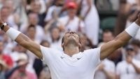 Rafael Nadal vượt qua chấn thương để giành vé vào bán kết Wimbledon 2022