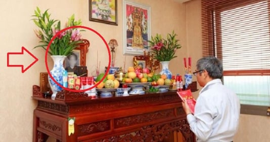 Hình ảnh thờ 4 đại kỵ này thì gia tiên phẫn uất, gia đạo sa sút.