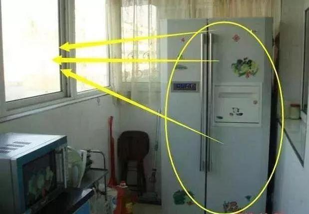 Phong thủy nhà ở: Muốn hút tài lộc thì không được đặt tủ lạnh ở vị trí này - Ảnh 1.