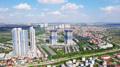 đảm bảo và phát huy thành tựu của cách mệnh tháng Tám