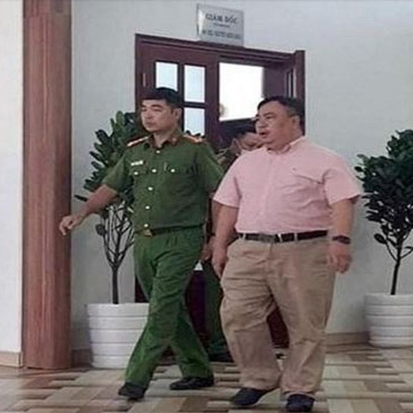 Khởi tố nguyên Giám đốc Bệnh viện Mắt TP.HCM và 7 cấp bên dưới