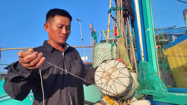 ngư gia Hà Tĩnh vất vả mưu sinh mùa hồ động