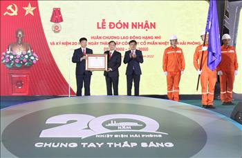 doanh nghiệp Cổ phần Nhiệt điện Hải Phòng kỷ niệm 20 năm xây dựng và chào đón Huân chương Lao động hạng Nhì