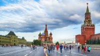 Đối mặt với 'cơn mưa' lệnh trừng phạt từ phương Tây, kinh tế Nga 'xấu hổ chưa gục ngã'?