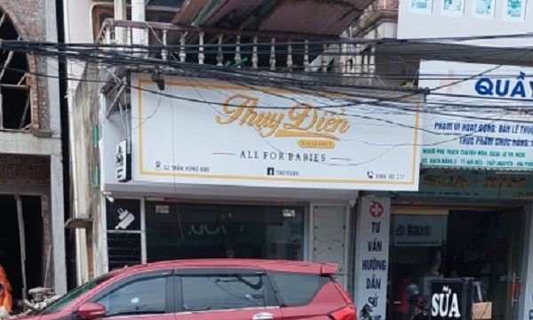 viên chức khu chợ Thụy Điển tại Hải Phòng bán và hướng dẫn sử dụng thuốc như một “thần dược”